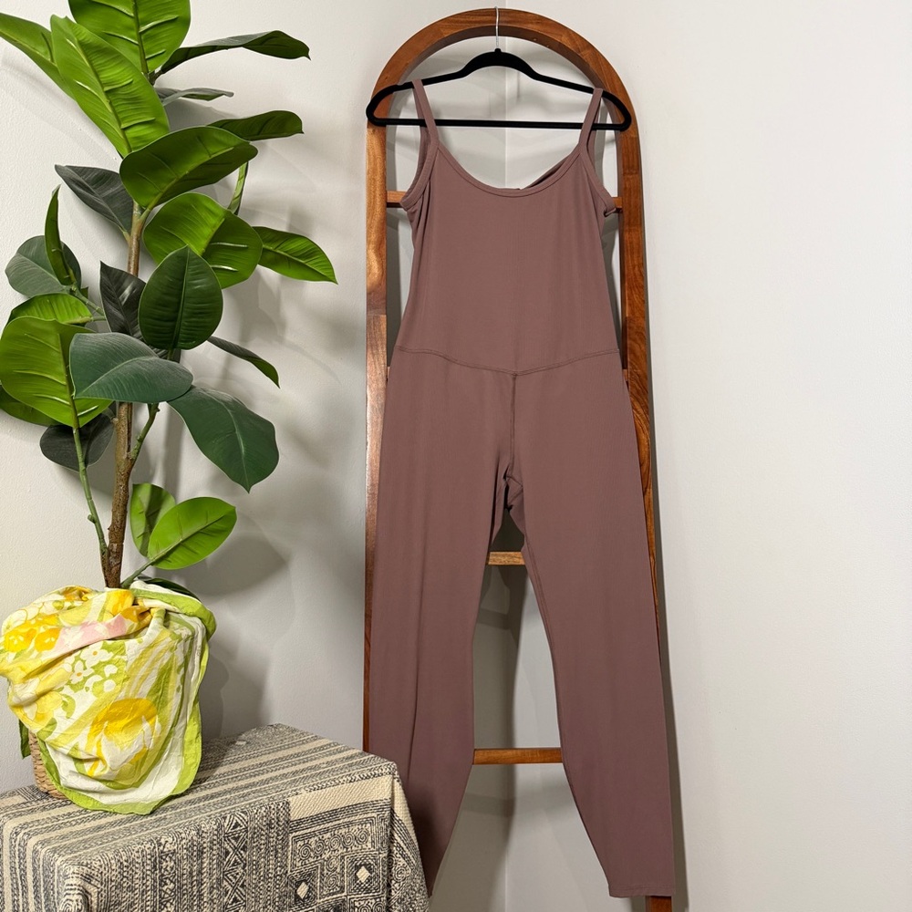 All in Motion XL Mauve Cut Out Twist Back One Piece Athletic Jumpsuit Bodysuit